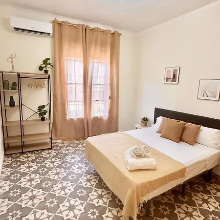 Piso Reformado Con Historia En Cada Rincon-vive Xiv Appartamento